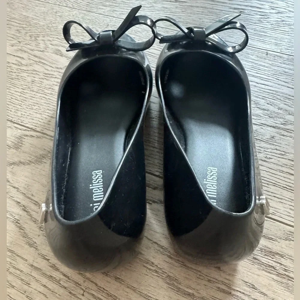 MINI MELISSA Ultragirl Bow girls size 1 New never worn